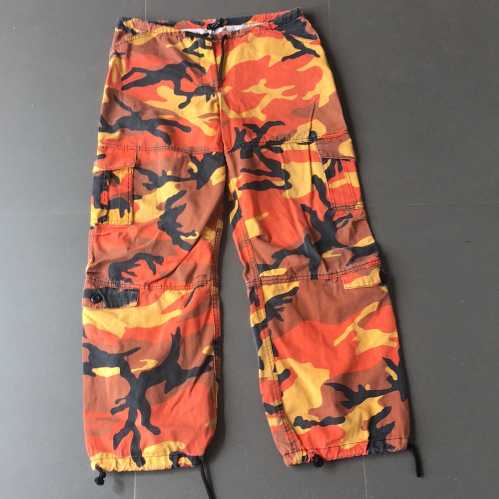 Orange baggy cargo pants (trendy skater pants)